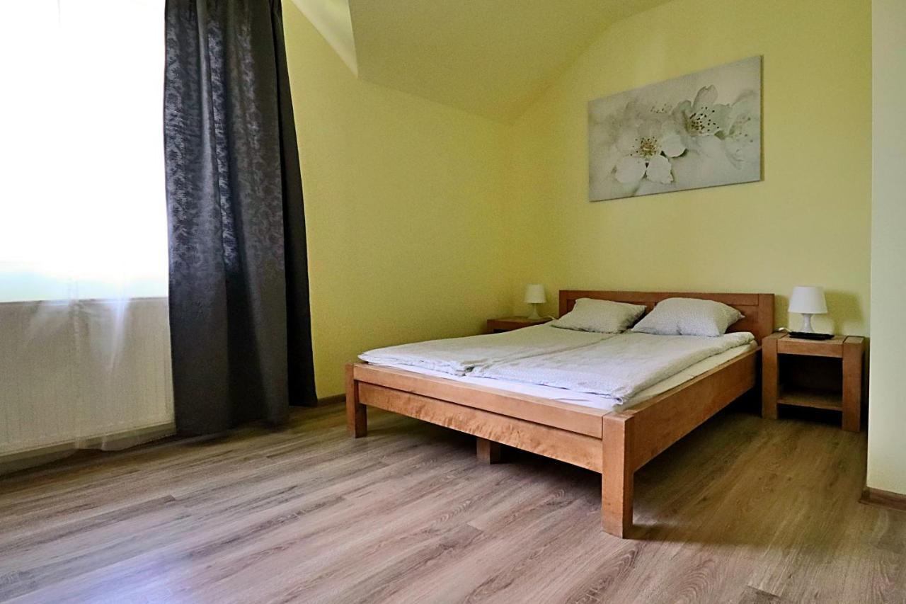 Bedrooms 3 Maja 15A Lodz  Exterior photo
